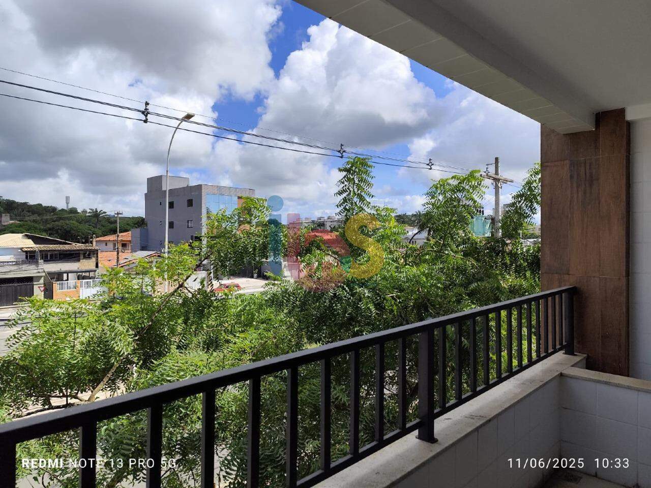 Apartamento à venda com 2 quartos, 75m² - Foto 1