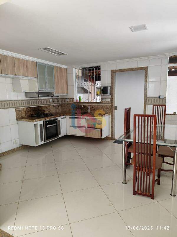Casa à venda com 5 quartos, 250m² - Foto 20