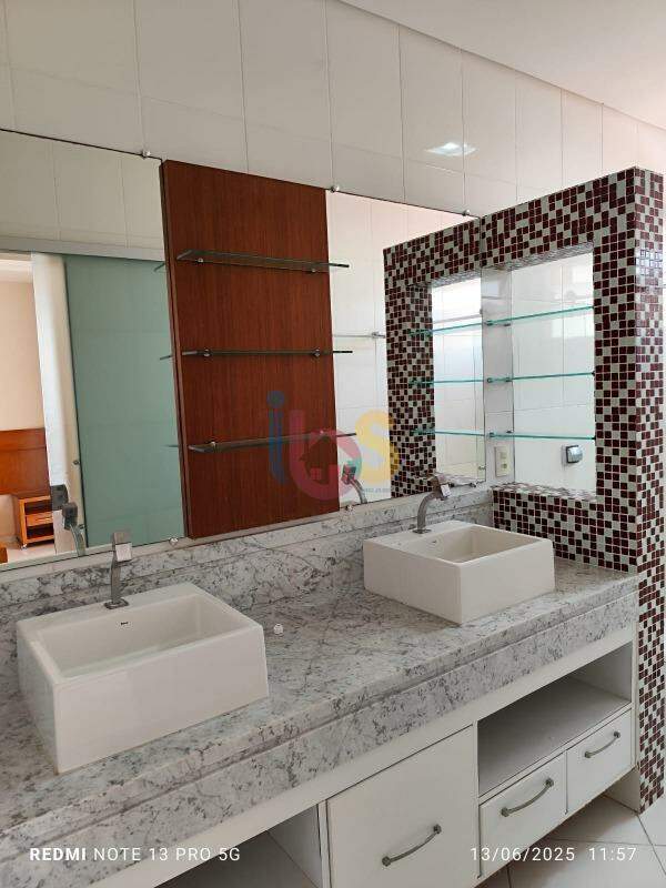 Casa à venda com 5 quartos, 250m² - Foto 14