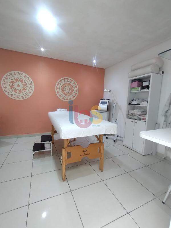 Casa à venda com 3 quartos, 186m² - Foto 4