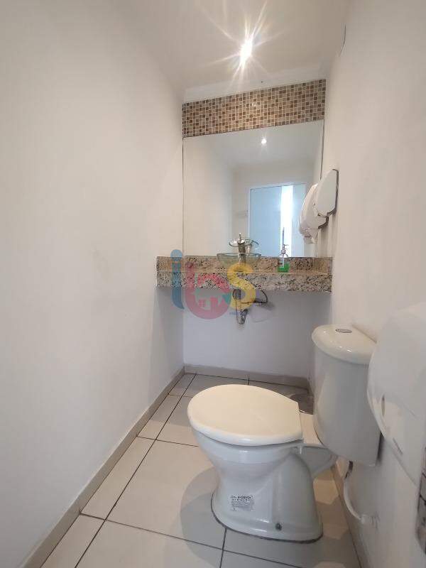 Casa à venda com 3 quartos, 186m² - Foto 8