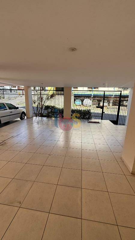 Apartamento para alugar com 3 quartos, 136m² - Foto 11