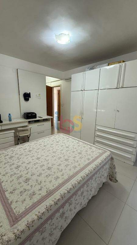 Apartamento para alugar com 3 quartos, 136m² - Foto 8