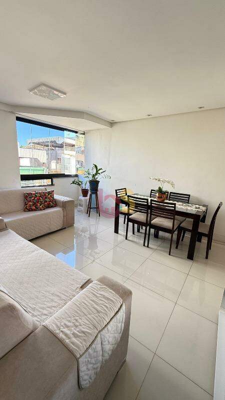 Apartamento para alugar com 3 quartos, 136m² - Foto 4