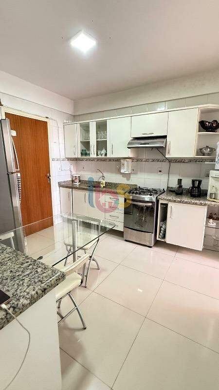 Apartamento para alugar com 3 quartos, 136m² - Foto 5