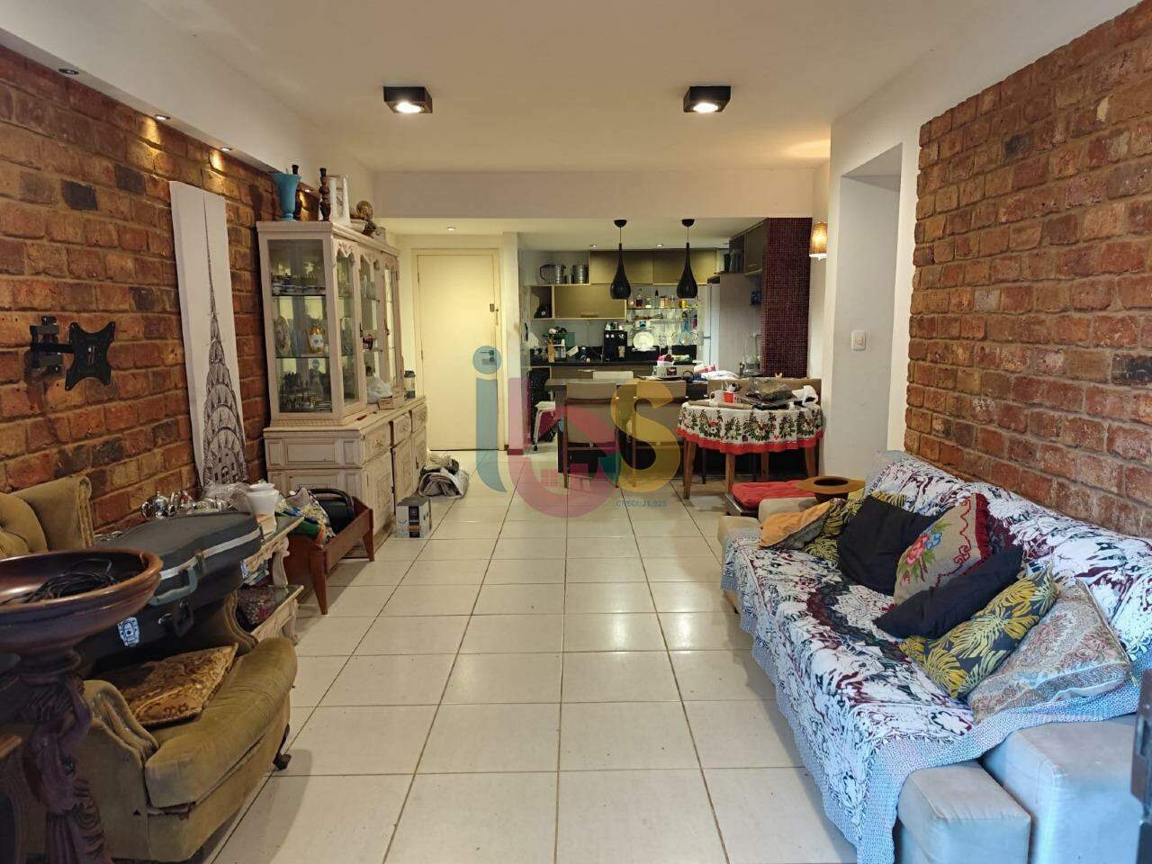 Casa à venda com 4 quartos, 139m² - Foto 1