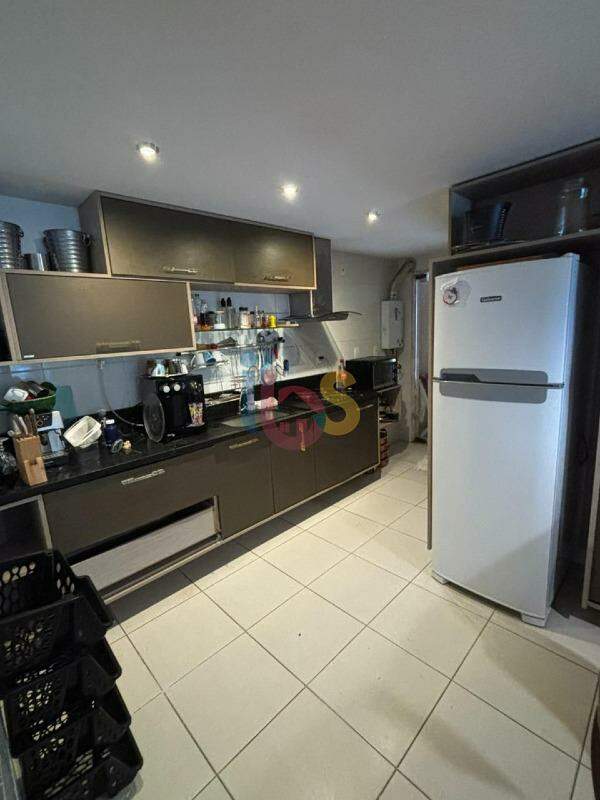 Casa à venda com 4 quartos, 139m² - Foto 4