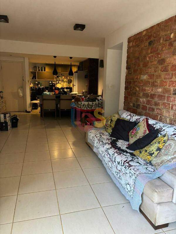 Casa à venda com 4 quartos, 139m² - Foto 2