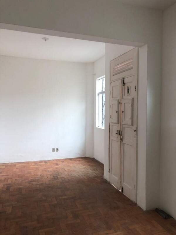 Casa para alugar com 4 quartos, 130m² - Foto 1