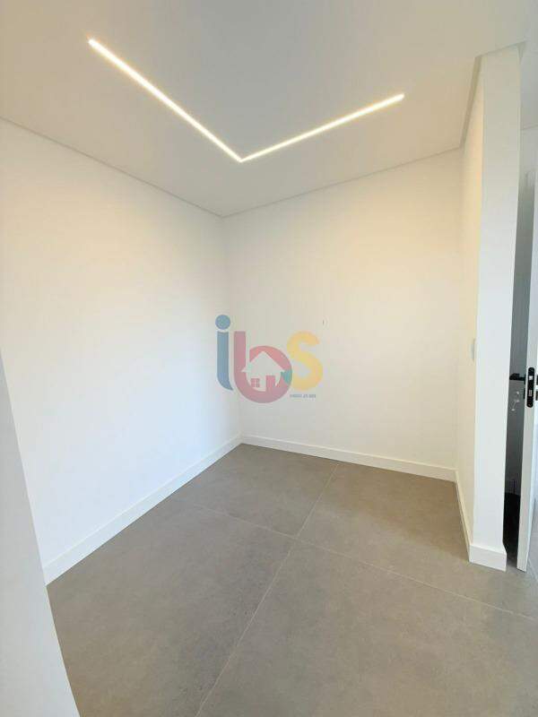 Casa à venda com 4 quartos, 174000m² - Foto 16