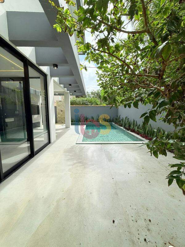 Casa à venda com 4 quartos, 174000m² - Foto 1