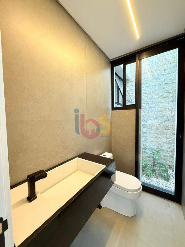 Casa à venda com 4 quartos, 174000m² - Foto 12