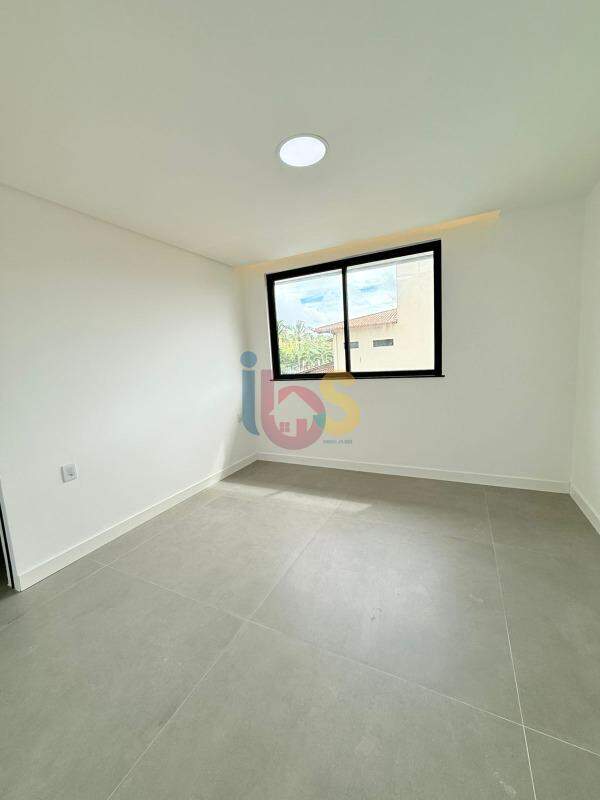 Casa à venda com 4 quartos, 174000m² - Foto 21