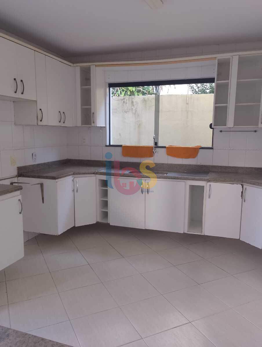 Casa à venda com 4 quartos, 325m² - Foto 18