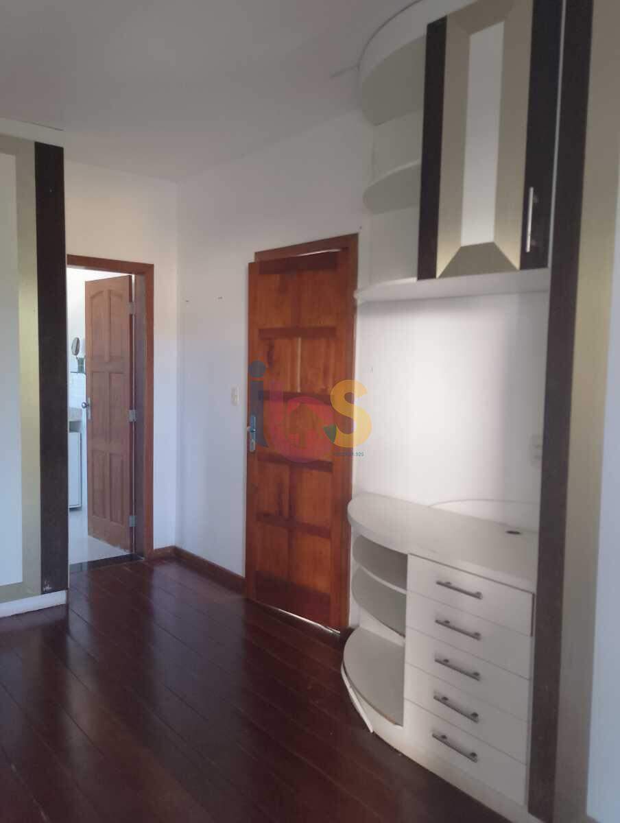 Casa à venda com 4 quartos, 325m² - Foto 7