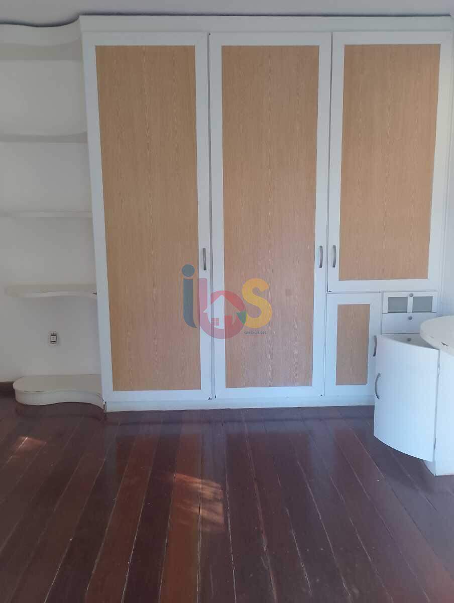 Casa à venda com 4 quartos, 325m² - Foto 9