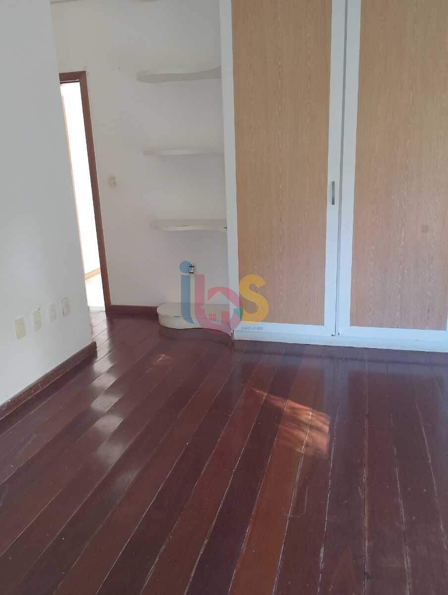 Casa à venda com 4 quartos, 325m² - Foto 12