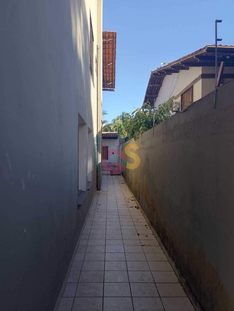 Casa à venda com 4 quartos, 325m² - Foto 2