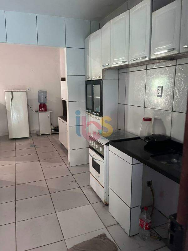 Casa à venda com 2 quartos, 200m² - Foto 6