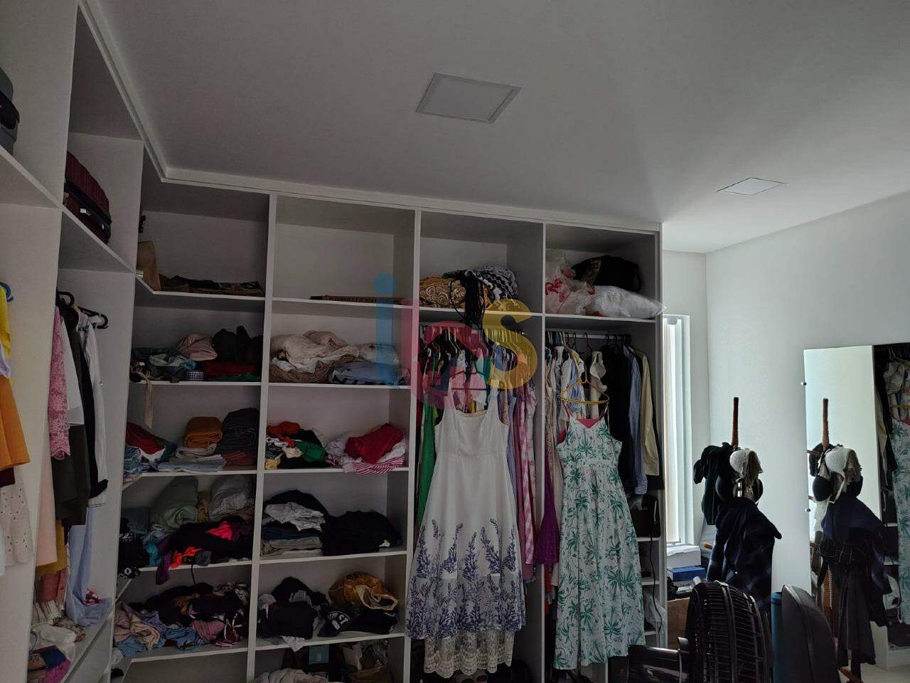 Casa à venda com 4 quartos, 260m² - Foto 14