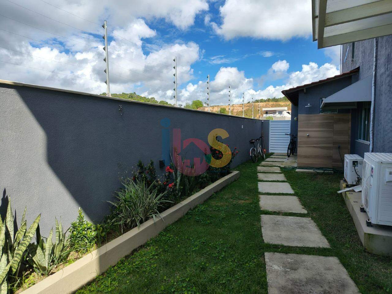 Casa à venda com 4 quartos, 260m² - Foto 4