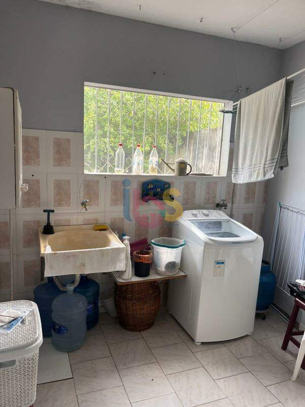 Casa à venda com 2 quartos, 108m² - Foto 9