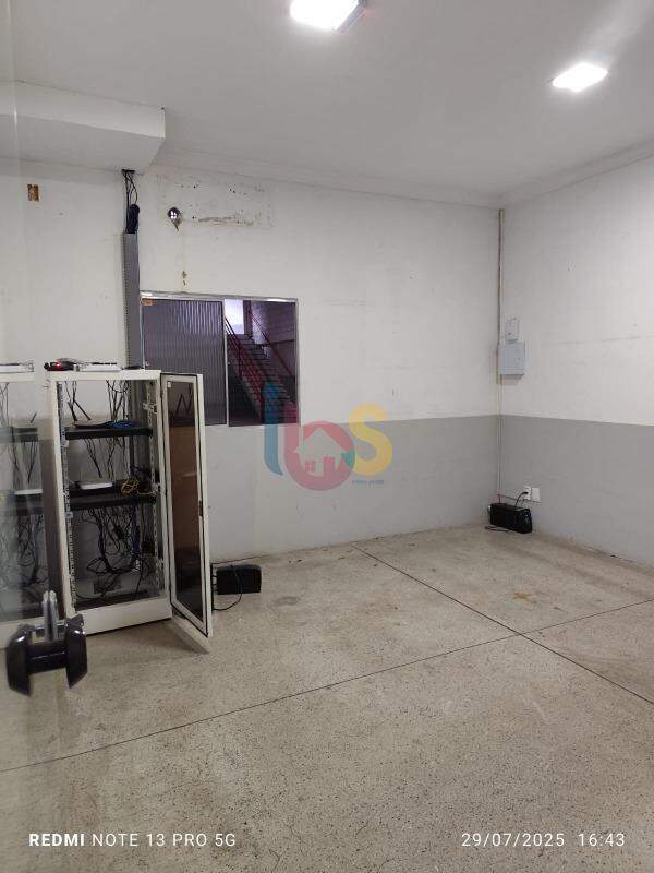 Depósito-Galpão-Armazém para alugar, 750m² - Foto 2