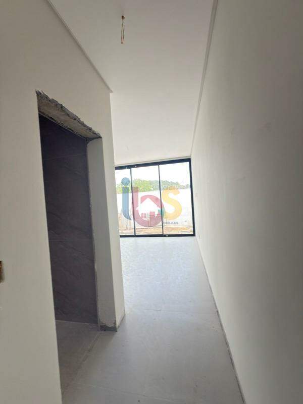 Casa à venda com 4 quartos, 245m² - Foto 5