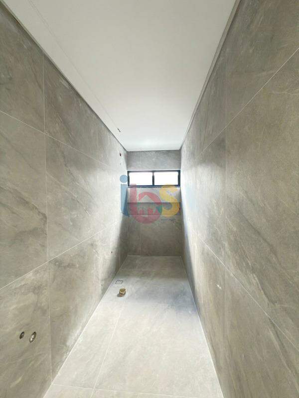 Casa à venda com 4 quartos, 245m² - Foto 9