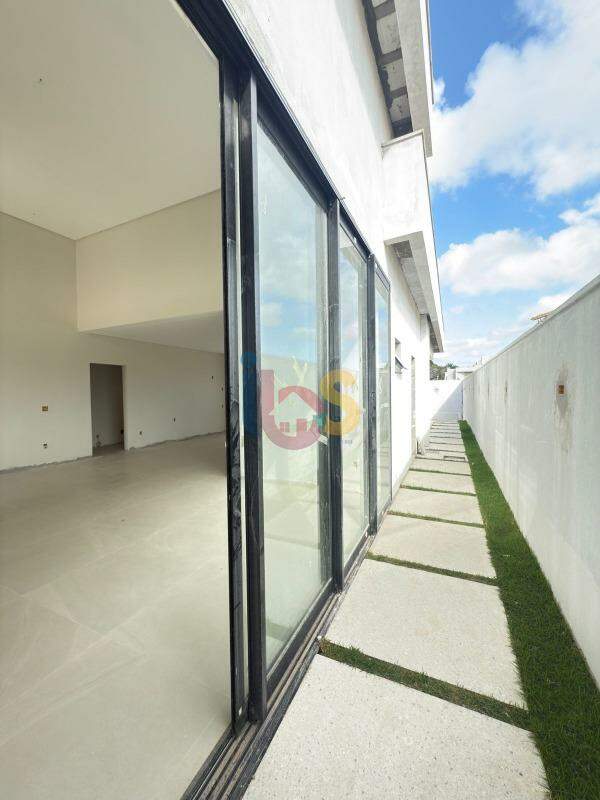 Casa à venda com 4 quartos, 245m² - Foto 7