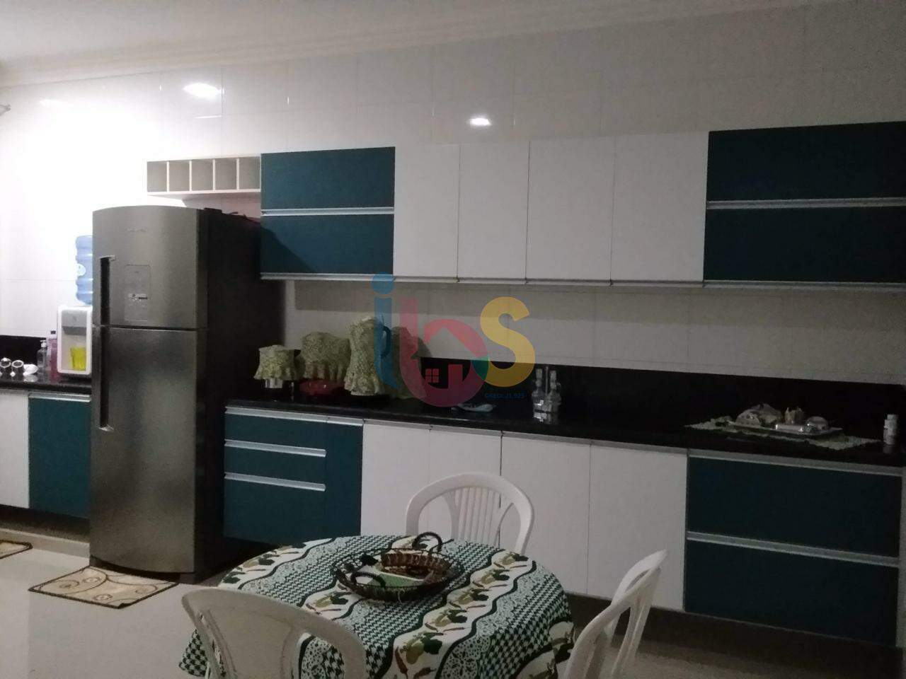 Casa, 4 quartos, 240 m² - Foto 2