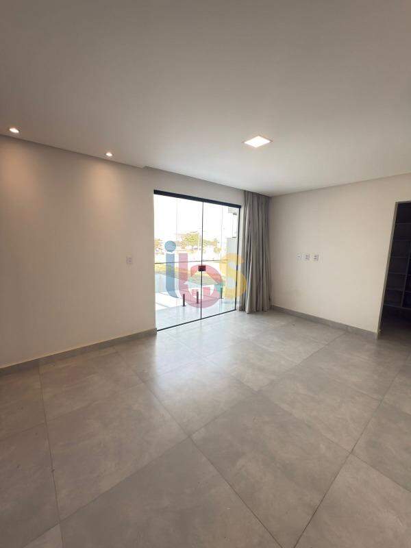 Casa à venda com 4 quartos, 380m² - Foto 5