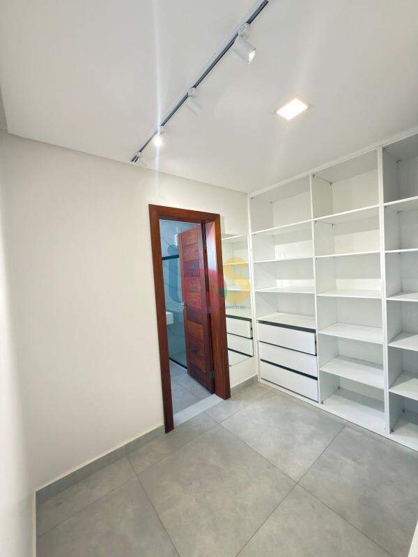 Casa à venda com 4 quartos, 380m² - Foto 7