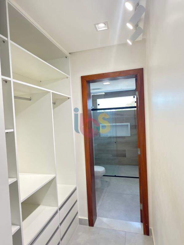 Casa à venda com 4 quartos, 380m² - Foto 8