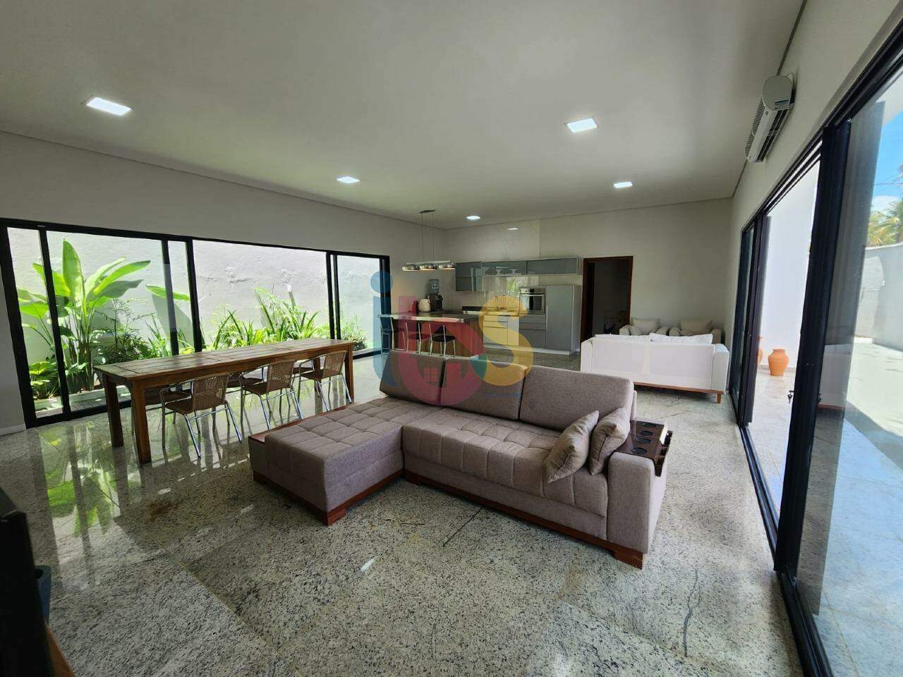 Casa, 3 quartos, 200 m² - Foto 1