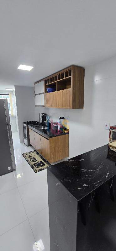 Apartamento à venda com 2 quartos, 77m² - Foto 5