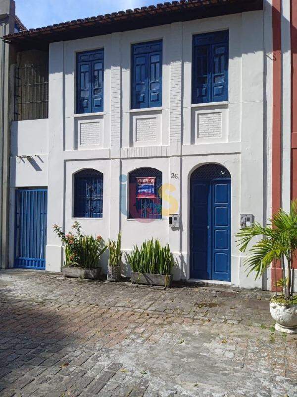 Casa à venda com 2 quartos, 110m² - Foto 1