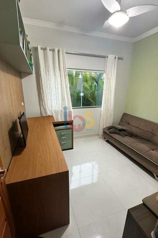 Casa à venda com 3 quartos, 200m² - Foto 7