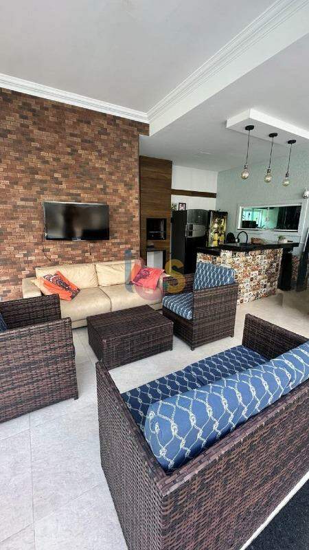 Casa à venda com 3 quartos, 200m² - Foto 13