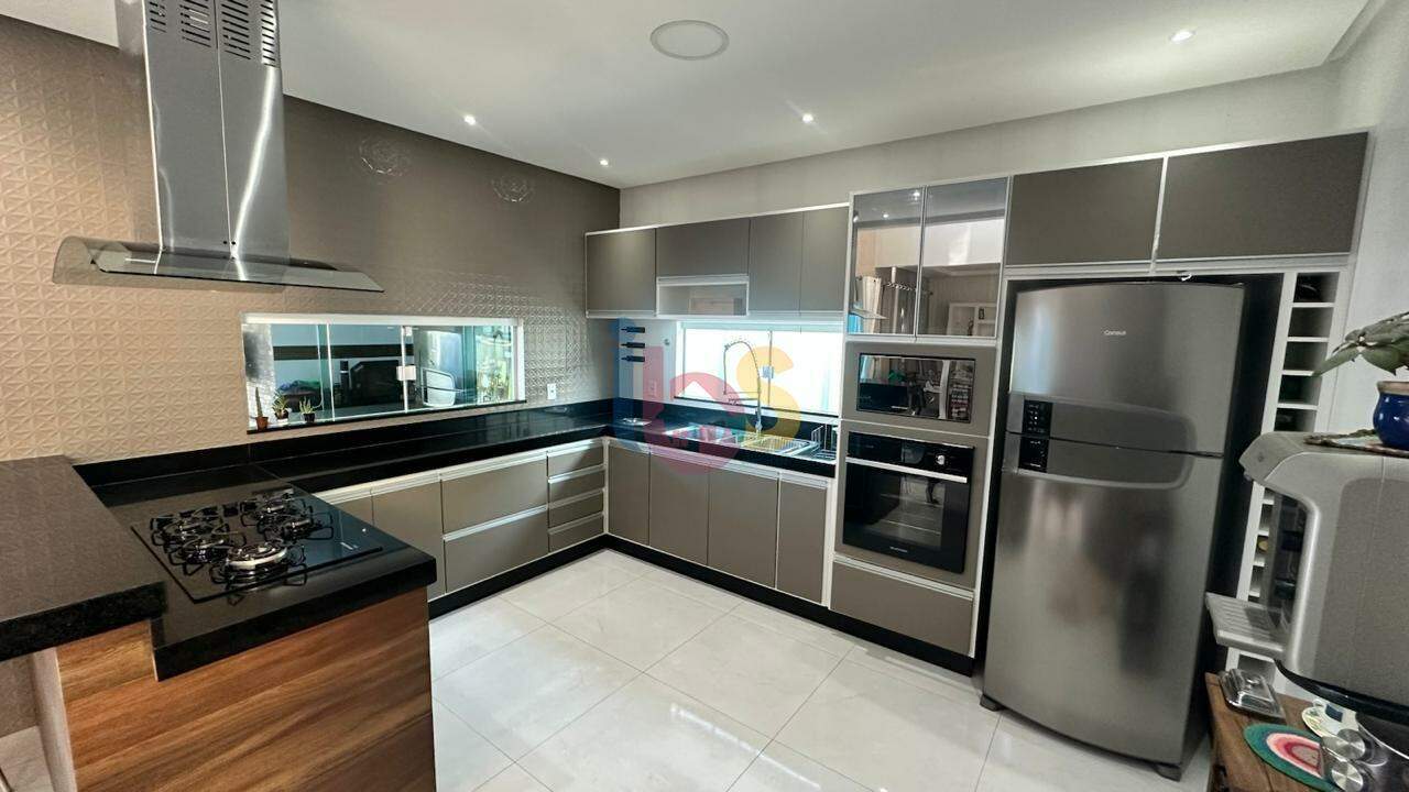 Casa à venda com 3 quartos, 200m² - Foto 5