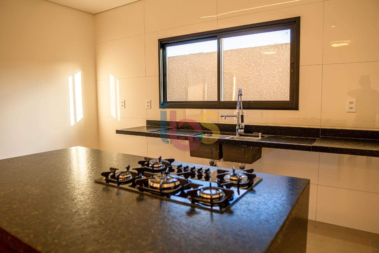 Casa à venda com 3 quartos, 200m² - Foto 12