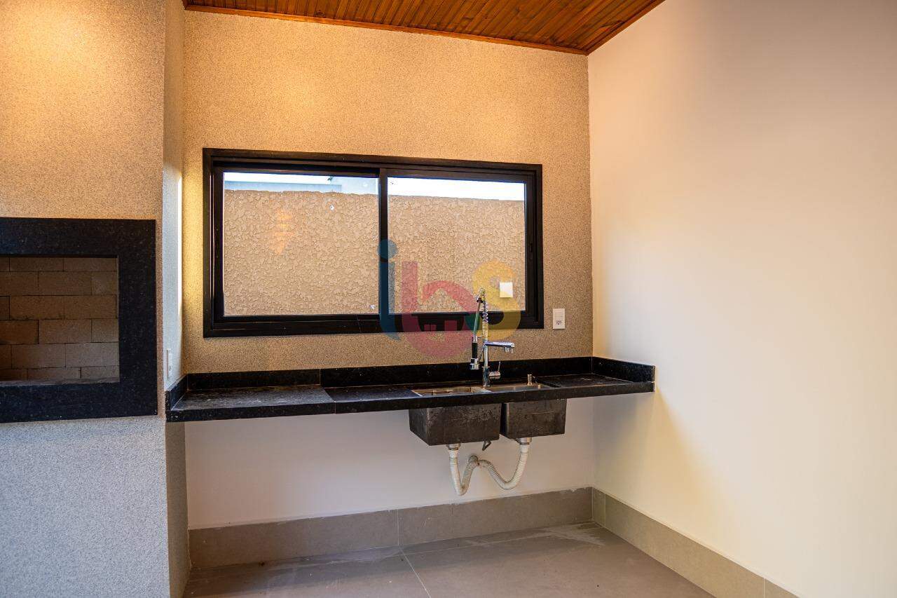 Casa à venda com 3 quartos, 200m² - Foto 9