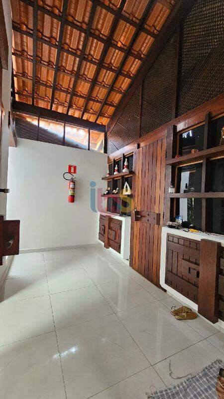 Casa à venda com 3 quartos, 600m² - Foto 4