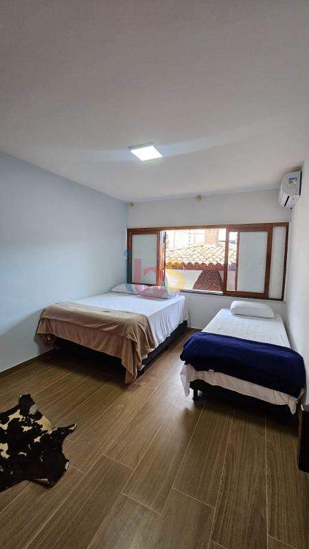 Casa à venda com 3 quartos, 600m² - Foto 9
