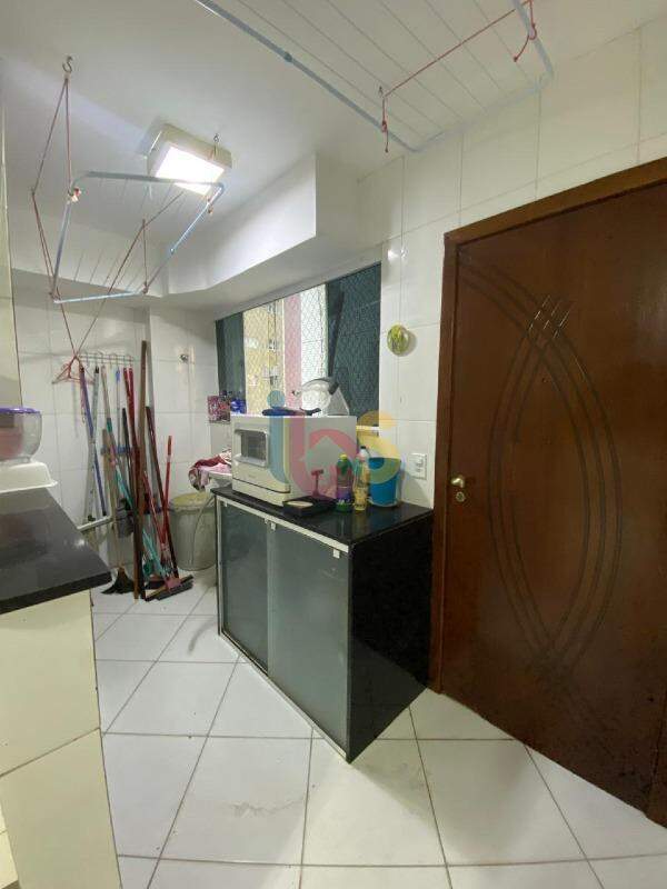 Apartamento à venda com 3 quartos, 180m² - Foto 9