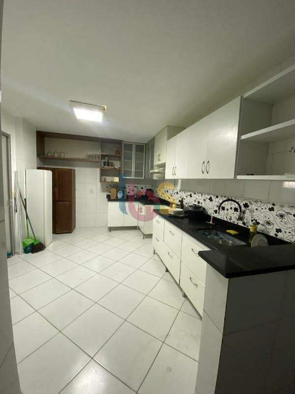 Apartamento à venda com 3 quartos, 180m² - Foto 22