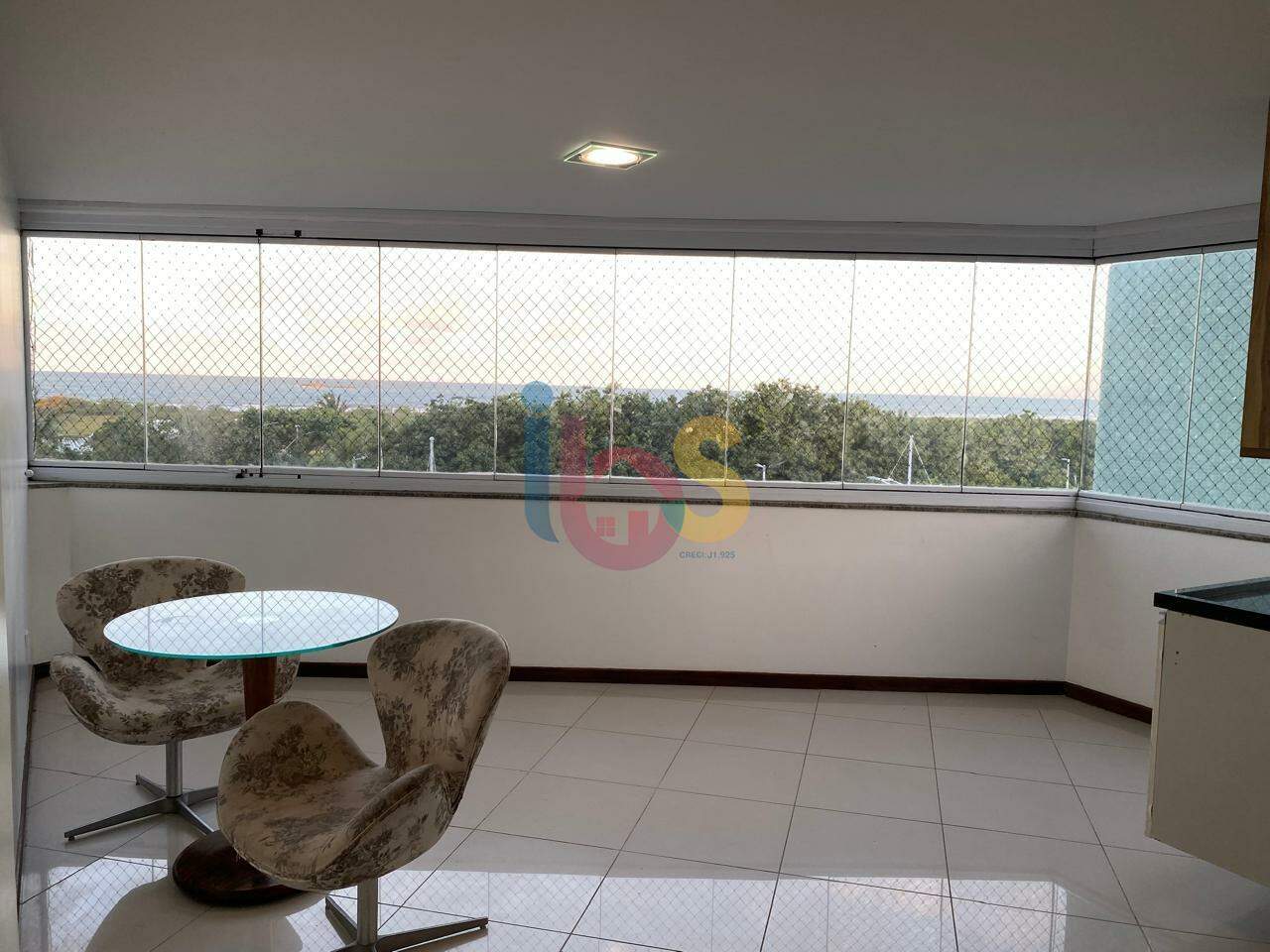 Apartamento à venda com 3 quartos, 180m² - Foto 1