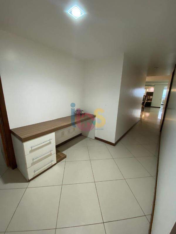 Apartamento para alugar com 3 quartos, 180m² - Foto 17