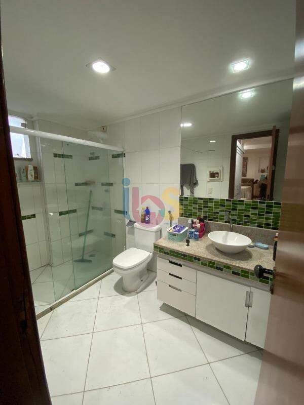 Apartamento para alugar com 3 quartos, 180m² - Foto 14