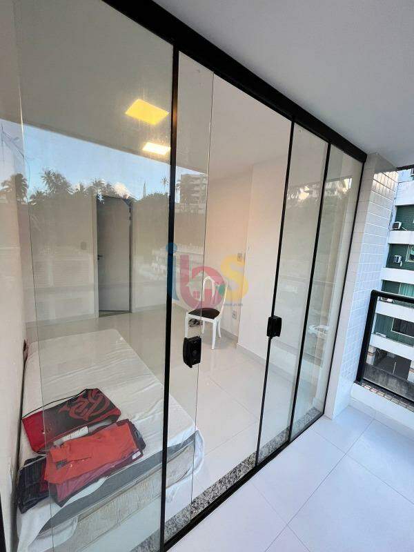 Apartamento à venda com 2 quartos, 77m² - Foto 2